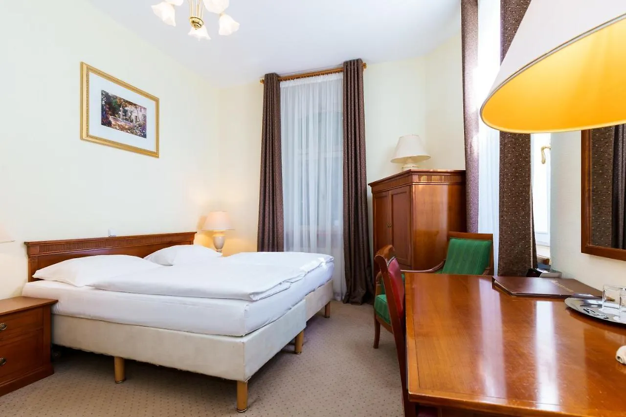 Spa Hotel Anglicky Dvur Karlovy Vary 4*,