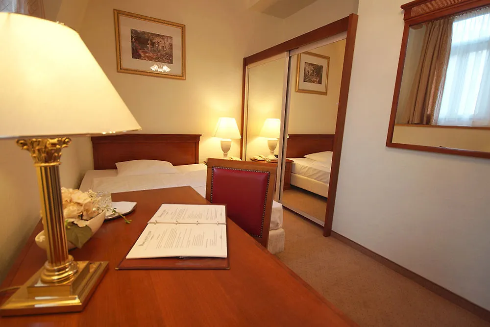 Spa Hotel Anglicky Dvur 카를로비바리